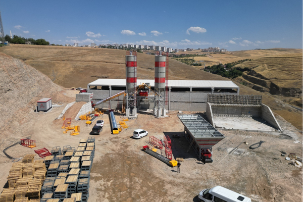 Siirt'te beton ve kilitli parke taşı üretim tesisi kuruluyor Siirt'te beton ve kilitli parke taşı üretim tesisi kuruluyor