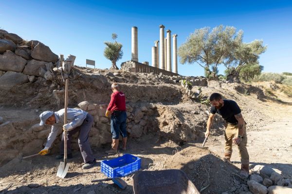 Smyrna kazıları İzmir’in 5 bin yıllık geçmişine ışık tutuyor Smyrna kazıları İzmir’in 5 bin yıllık geçmişine ışık tutuyor