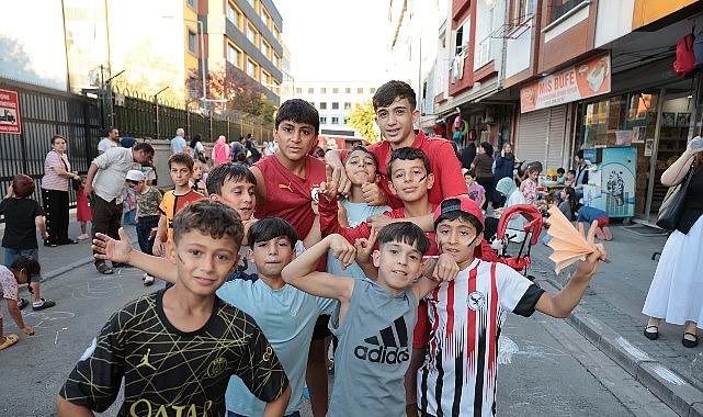 “Sokakta Oyun Var"a Yoğun İlgi “Sokakta Oyun Var"a Yoğun İlgi