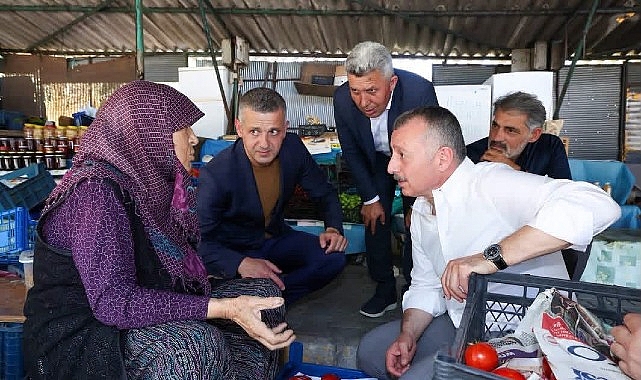 Sokakta, pazarda sıcak, samimi görüntüler Sokakta, pazarda sıcak, samimi görüntüler