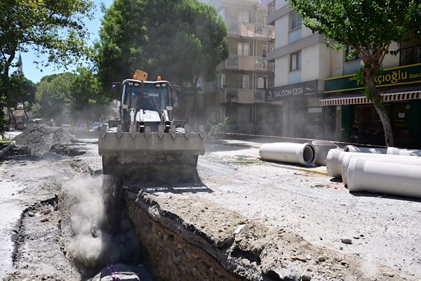 Söke’de 77 milyon liralık yağmursuyu hattı yatırımı sürüyor Söke’de 77 milyon liralık yağmursuyu hattı yatırımı sürüyor