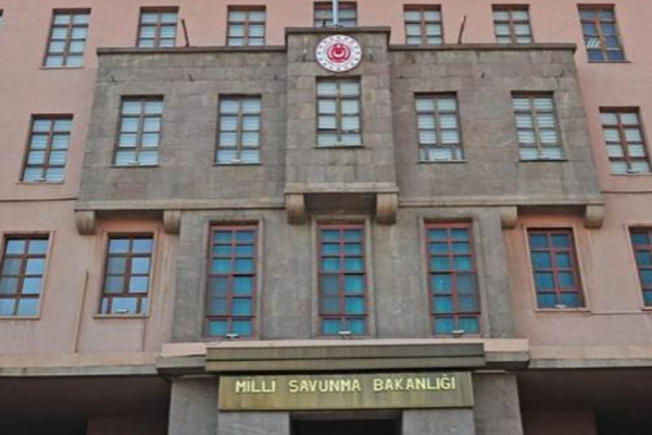 Suriye Eğitim ve Doktrin Komutanı Türkiye'deki askeri birlikleri ziyaret etti Suriye Eğitim ve Doktrin Komutanı Türkiye'deki askeri birlikleri ziyaret etti
