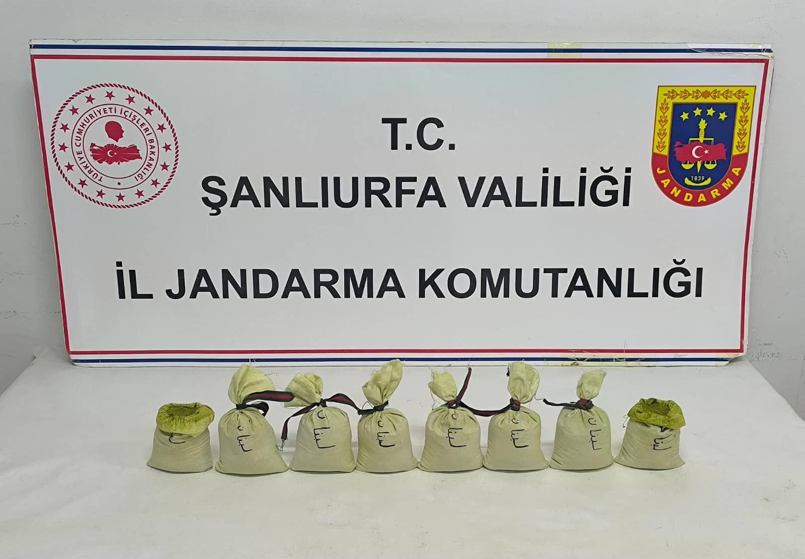 Suruç’ta uyuşturucu operasyonu: 2 kilogram esrar ele geçirildi Suruç’ta uyuşturucu operasyonu: 2 kilogram esrar ele geçirildi