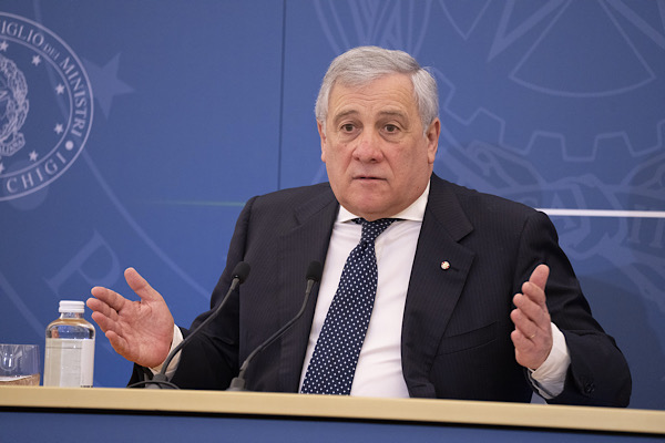 Tajani, Dominik Cumhuriyeti Devlet Başkanı Abinader ile görüştü Tajani, Dominik Cumhuriyeti Devlet Başkanı Abinader ile görüştü