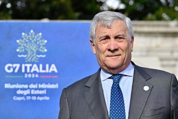 Tajani’den Davide Faraone ve kızına destek mesajı Tajani’den Davide Faraone ve kızına destek mesajı