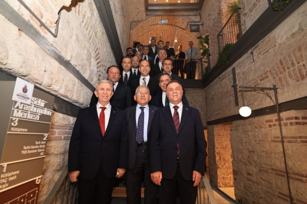Tarihi Kuyumcu Han, Şehir Araştırmaları Merkezi olarak İstanbul’a kazandırıldı Tarihi Kuyumcu Han, Şehir Araştırmaları Merkezi olarak İstanbul’a kazandırıldı