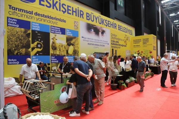 Tarım Fuarı’nda Büyükşehir standına ilgi Tarım Fuarı’nda Büyükşehir standına ilgi