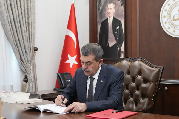 Tekin: Aziz şehitlerimizi rahmet, minnet ve saygıyla yad ediyorum Tekin: Aziz şehitlerimizi rahmet, minnet ve saygıyla yad ediyorum