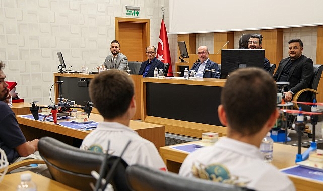 TEKNOFEST 2026'da Selçuklu'ya Gurur Yaşatan Takımlardan Başkan Pekyatırmacı'ya Ziyaret TEKNOFEST 2026'da Selçuklu'ya Gurur Yaşatan Takımlardan Başkan Pekyatırmacı'ya Ziyaret