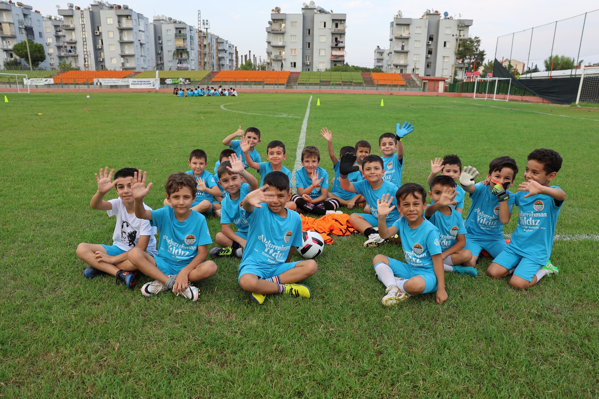 Toroslar’da futbol okulunun ilk dönemi tamamlandı Toroslar’da futbol okulunun ilk dönemi tamamlandı