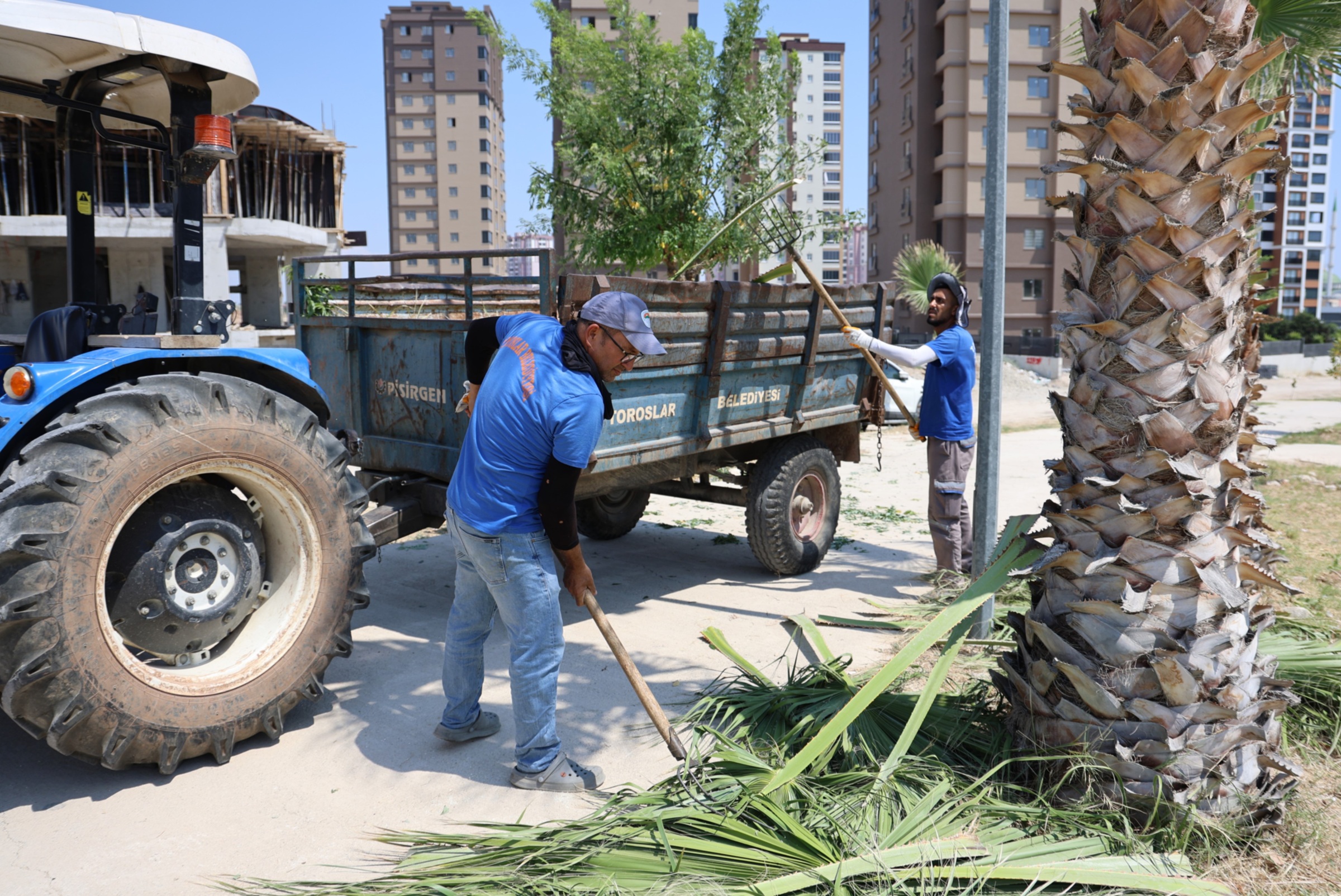 Toroslar’da park ve yeşil alanlarda bakım çalışmaları sürüyor Toroslar’da park ve yeşil alanlarda bakım çalışmaları sürüyor