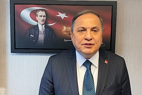 Torun, yeni partiye katılan belediye başkanlarına “Hoş geldiniz” dedi Torun, yeni partiye katılan belediye başkanlarına “Hoş geldiniz” dedi