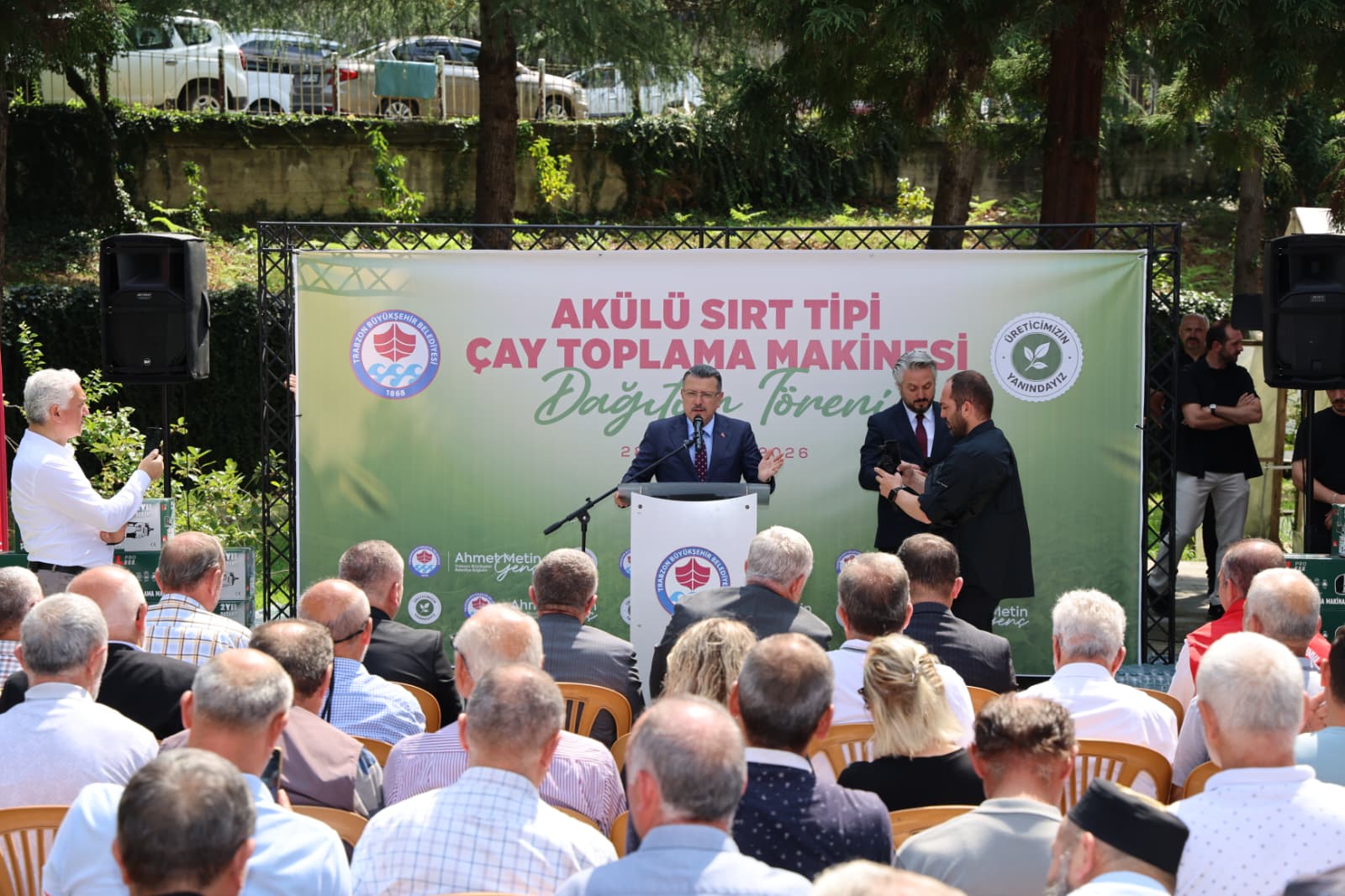 Trabzon Büyükşehir Belediyesi’nden Of’taki çay üreticilerine makine desteği Trabzon Büyükşehir Belediyesi’nden Of’taki çay üreticilerine makine desteği