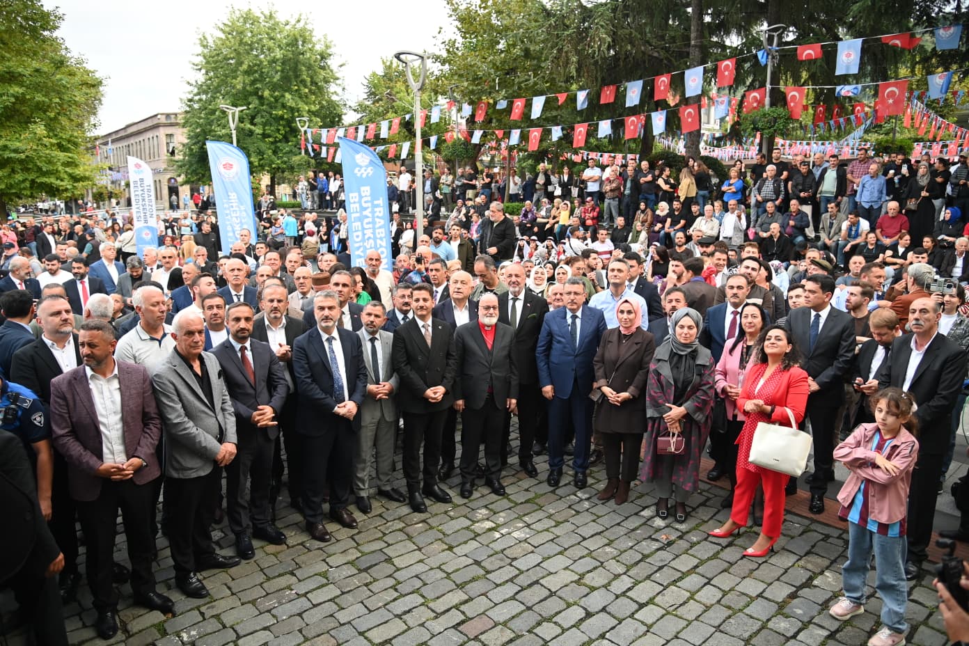 Trabzon’da 5. Uluslararası Sanat Buluşması Resim Çalıştayı eserleri sergilendi Trabzon’da 5. Uluslararası Sanat Buluşması Resim Çalıştayı eserleri sergilendi