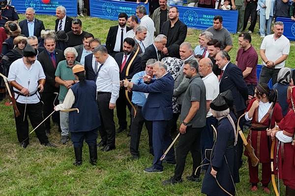 Trabzon’un fethinin 565’inci yıl dönümü etkinliklerle kutlanıyor Trabzon’un fethinin 565’inci yıl dönümü etkinliklerle kutlanıyor