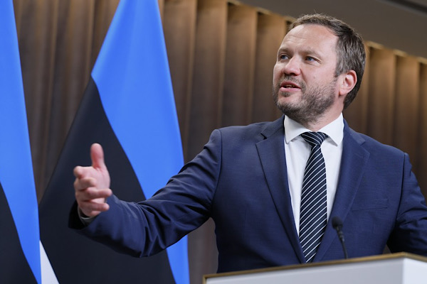 Tsahkna, Letonya Cumhurbaşkanı Rinkevics ile bir araya geldi Tsahkna, Letonya Cumhurbaşkanı Rinkevics ile bir araya geldi