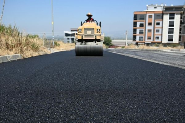 Turgutlu Ergenekon’da 4 bin ton asfalt serildi Turgutlu Ergenekon’da 4 bin ton asfalt serildi