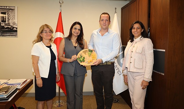 Türk Kuru Meyve Sektöründen Hindistan'a Ticaret Atağı Türk Kuru Meyve Sektöründen Hindistan'a Ticaret Atağı