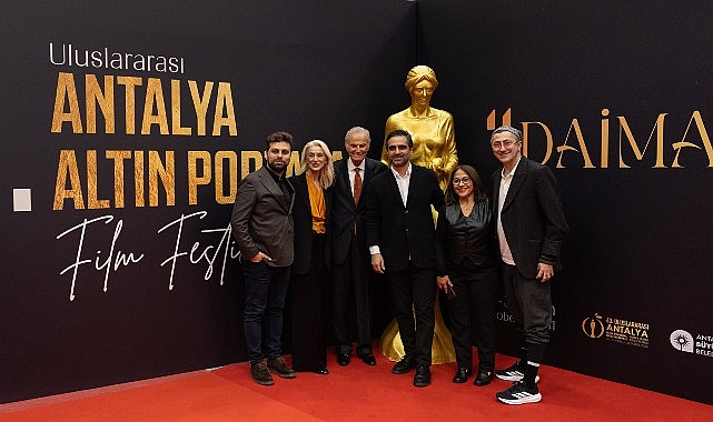 Türk Sinemasının Çınarı, Altın Portakal Sahnesinde Türk Sinemasının Çınarı, Altın Portakal Sahnesinde