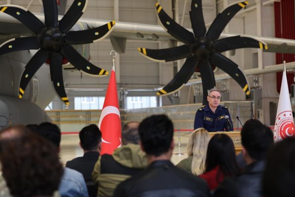 Türkiye, Birleşik Krallık’tan 12 adet C-130J tedarik edecek Türkiye, Birleşik Krallık’tan 12 adet C-130J tedarik edecek