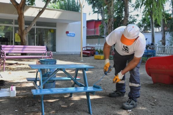 Türkiye’nin ilk bebek parkı olan “Konyaaltı Bebek Parkı” yenileniyor Türkiye’nin ilk bebek parkı olan “Konyaaltı Bebek Parkı” yenileniyor