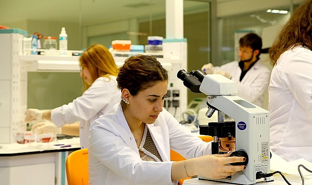 Türkiye'nin İlk TWAS Mükemmeliyet Merkezi Üsküdar Üniversitesi Türkiye'nin İlk TWAS Mükemmeliyet Merkezi Üsküdar Üniversitesi