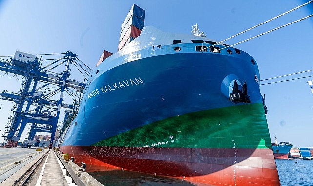 Türkiye'nin ilk ve en büyük LNG'li konteyner gemilerinden Kaşif Kalkavan, ilk uğrağını Marport'ta gerçekleştirdi Türkiye'nin ilk ve en büyük LNG'li konteyner gemilerinden Kaşif Kalkavan, ilk uğrağını Marport'ta gerçekleştirdi