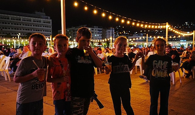 Türküler yankılandı, Yeşil Çam perdeye taşındı Türküler yankılandı, Yeşil Çam perdeye taşındı
