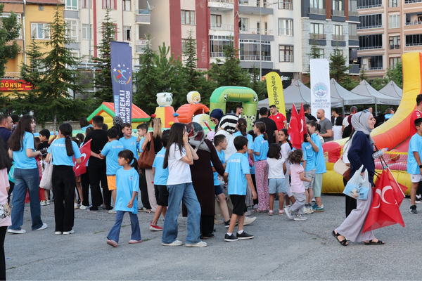 Uluslararası Aşık Seyrani Kültür ve Sanat Festivali'nde etkinlikler düzenlendi Uluslararası Aşık Seyrani Kültür ve Sanat Festivali'nde etkinlikler düzenlendi