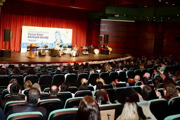 Uluslararası Eskişehir Yunus Emre Edebiyat Şenliği başladı Uluslararası Eskişehir Yunus Emre Edebiyat Şenliği başladı