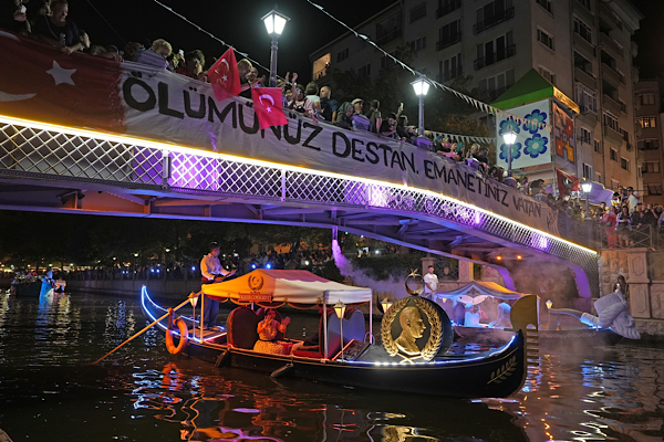 Uluslararası Porsuk Festivali Eskişehir’de başladı Uluslararası Porsuk Festivali Eskişehir’de başladı