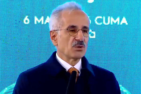 Uraloğlu: Veri Merkezlerimizi Türkiye'nin yeni dijital kaleleri olarak konumlandırıyoruz