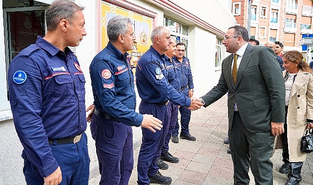 Üsküdar Belediye Başkan Vekili Gültekin'den İtfaiyecilere: “Minnet Duymamız Gereken Kahramanlarsınız" Üsküdar Belediye Başkan Vekili Gültekin'den İtfaiyecilere: “Minnet Duymamız Gereken Kahramanlarsınız"