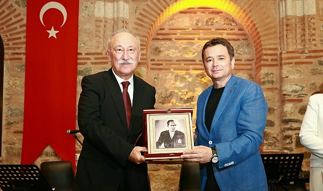 Usta Oyuncu Altan Erkekli Osmangazi'de “Bir Memleket Hikayesi" Anlattı Usta Oyuncu Altan Erkekli Osmangazi'de “Bir Memleket Hikayesi" Anlattı