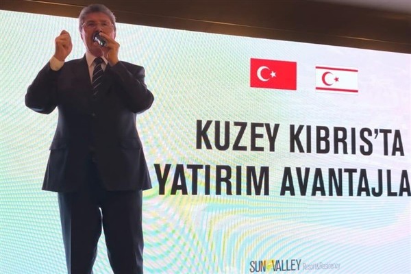 Üstel: Gemide 20 kişi kayıp, 8 kişi hayatını kaybetti Üstel: Gemide 20 kişi kayıp, 8 kişi hayatını kaybetti