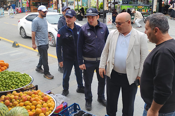 Uzungöl'de turizm sezonuna yönelik denetimler sıklaştırıldı
Uzungöl'de turizm sezonuna yönelik denetimler sıklaştırıldı