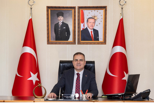 Vali Akbıyık'tan 24 Temmuz Gazeteciler ve Basın Bayramı mesajı Vali Akbıyık'tan 24 Temmuz Gazeteciler ve Basın Bayramı mesajı