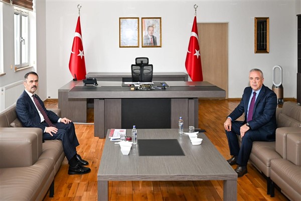Vali Aktaş, Dilovası Kaymakamı Çelik'i ziyaret etti Vali Aktaş, Dilovası Kaymakamı Çelik'i ziyaret etti