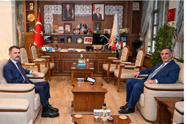 Vali Aktaş, GTÜ Rektörü Mantar’ı ziyaret etti Vali Aktaş, GTÜ Rektörü Mantar’ı ziyaret etti