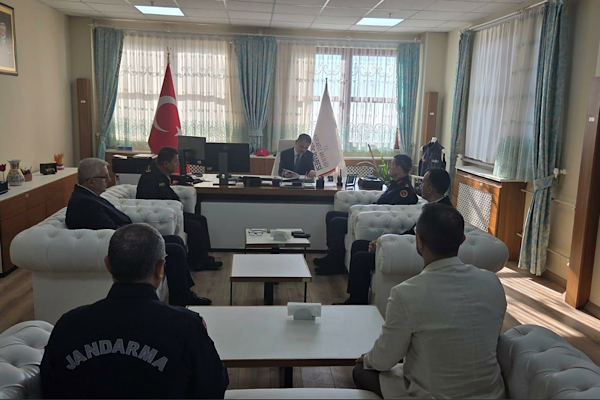 Vali Aktaş, Gündoğdu Geri Gönderme Merkezi’ni denetledi Vali Aktaş, Gündoğdu Geri Gönderme Merkezi’ni denetledi