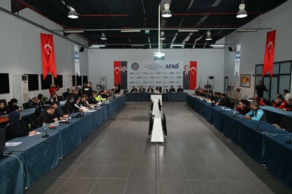 Vali Aktaş, sağanak sonrası yürütülen çalışmaları açıkladı Vali Aktaş, sağanak sonrası yürütülen çalışmaları açıkladı