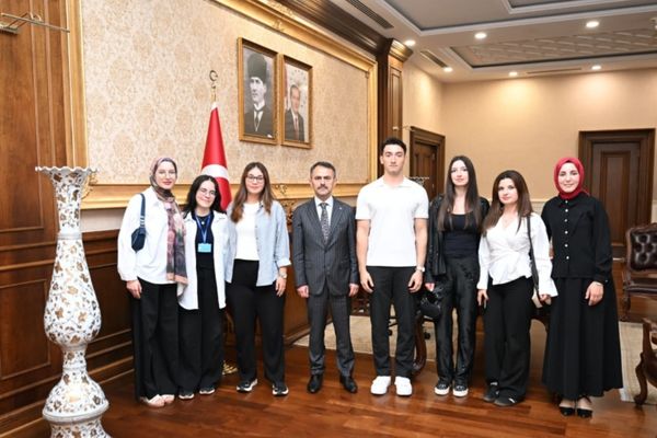 Vali Aktaş stajyer öğrencileri kabul etti Vali Aktaş stajyer öğrencileri kabul etti