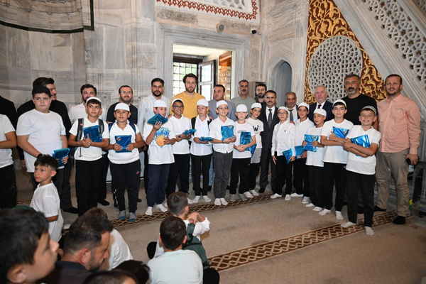 Vali Aktaş, TÜGVA Yaz Okulu öğrencilerinin Kur'an-ı Kerim'e Geçiş Töreni'ne katıldı Vali Aktaş, TÜGVA Yaz Okulu öğrencilerinin Kur'an-ı Kerim'e Geçiş Töreni'ne katıldı