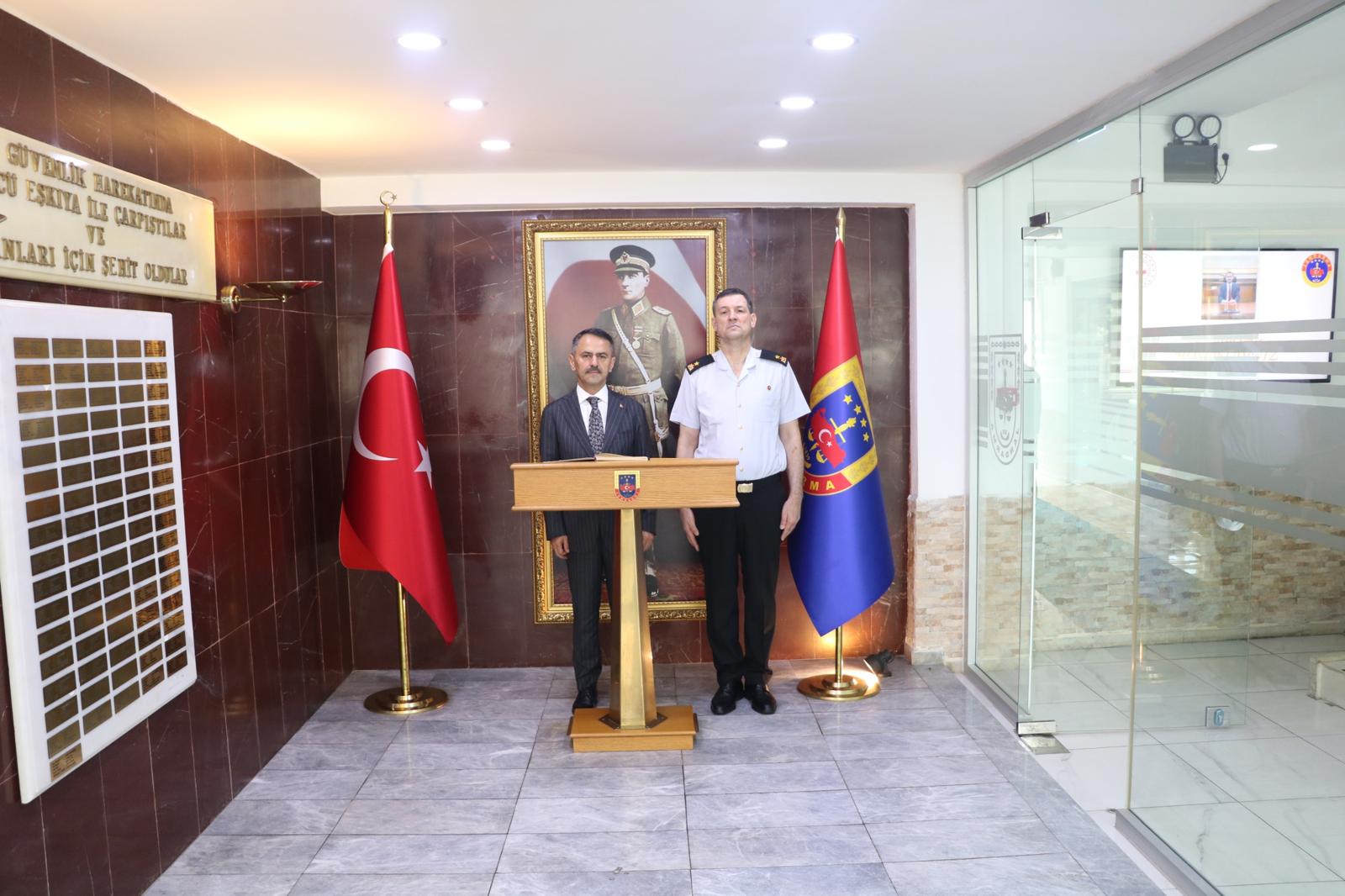 Vali Aktaş’tan İl Jandarma Komutanı Avcı’ya hayırlı olsun ziyareti Vali Aktaş’tan İl Jandarma Komutanı Avcı’ya hayırlı olsun ziyareti