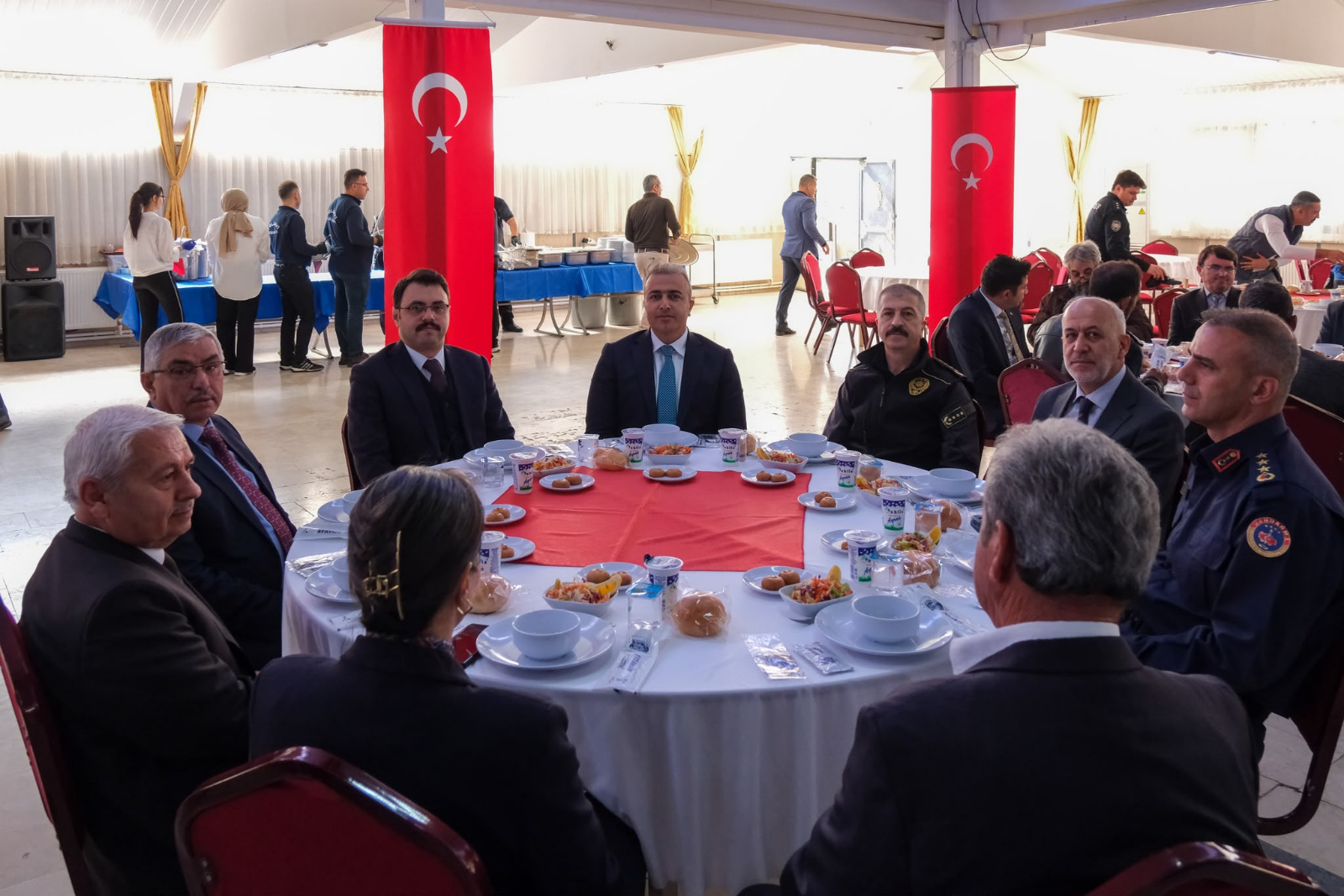 Vali Çiçek, Karaman'ın muhtarlarıyla bir araya geldi