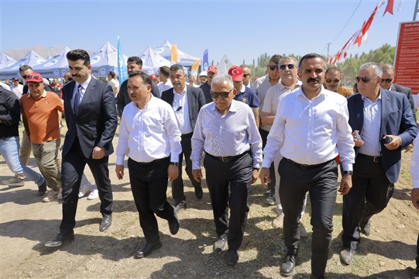 Vali Çiçek'ten Kayseri'nin turizm yatırımlarına ilişkin değerlendirme Vali Çiçek'ten Kayseri'nin turizm yatırımlarına ilişkin değerlendirme