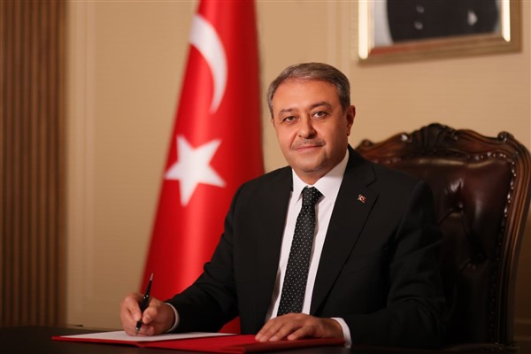 Vali Şıldak'tan anız yangınlarına karşı seferberlik Vali Şıldak'tan anız yangınlarına karşı seferberlik