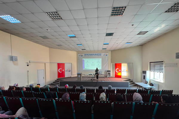 Van Büyükşehir Belediyesi personeline tütün bağımlılığı semineri Van Büyükşehir Belediyesi personeline tütün bağımlılığı semineri