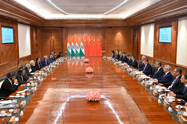 “Xi ile Modi arasındaki en büyük mutabakat, iki ülkenin ortak olmasıdır” “Xi ile Modi arasındaki en büyük mutabakat, iki ülkenin ortak olmasıdır”
