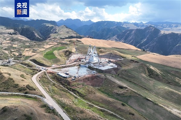 Xinjiang’daki dev radyo teleskobunda ana yapı tamamlandı Xinjiang’daki dev radyo teleskobunda ana yapı tamamlandı